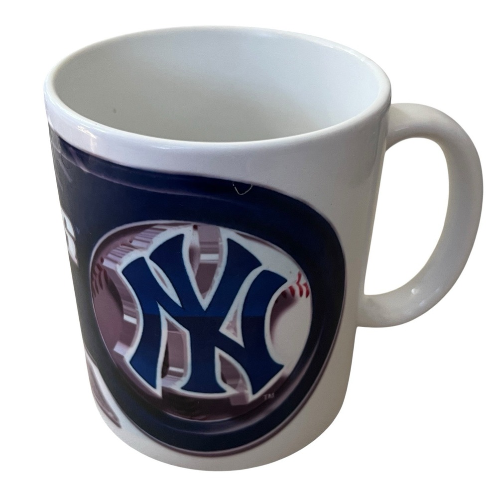 New York Yankees MLB Ceramic Coffee Mug 2010 Hunter Mfg Baseball Collectible